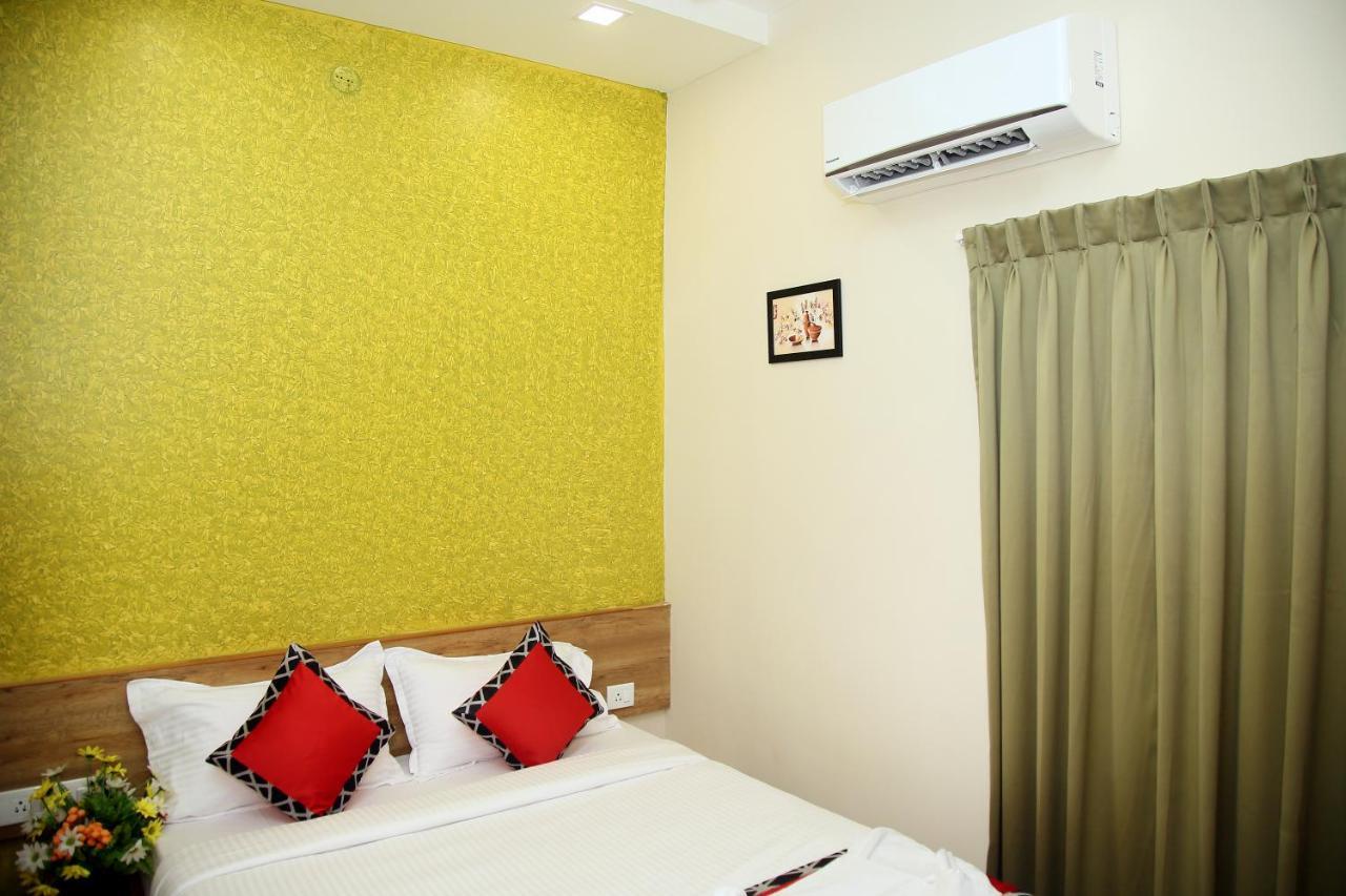 Apollo Court Hotell Chennai Exteriör bild