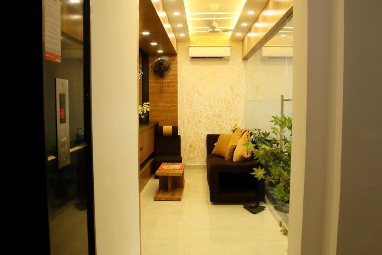 Apollo Court Hotell Chennai Exteriör bild